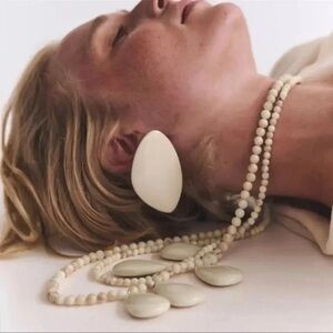 Avant-garde Cream Geometric Shaped Necklace